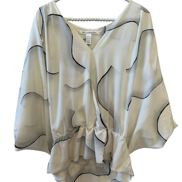 Diane Von Furstenberg Tops - DIANE von FURSTENBERG | Women's White and Black Silk Top Blouse Size 6